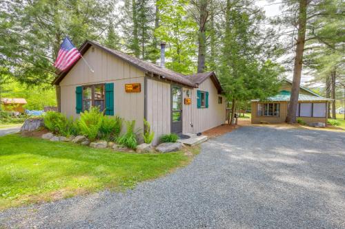 Speculator House | Lake Pleasant Cabin on 3 Acres with Private Beach!
