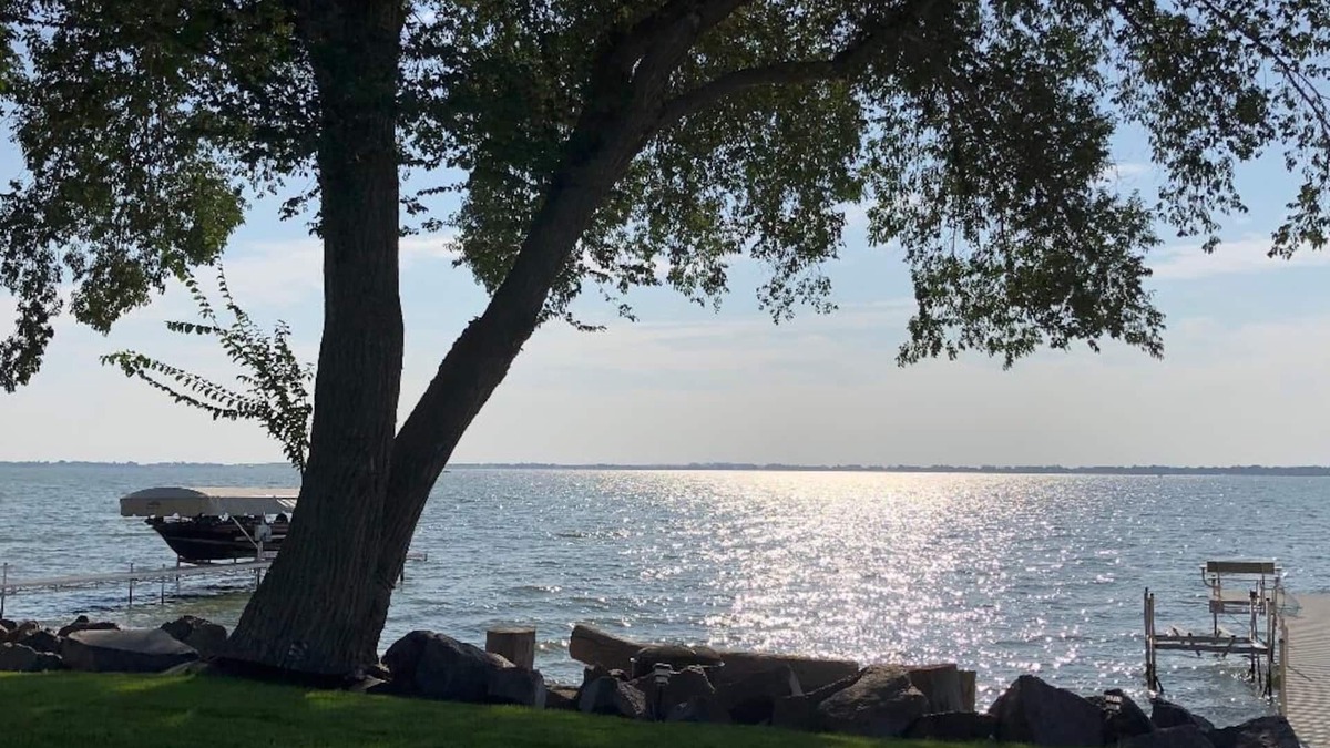 Hamlin County Cabin | Lake Poinsett Home, Large Lakeside Yard & Patio, Great Lake View!