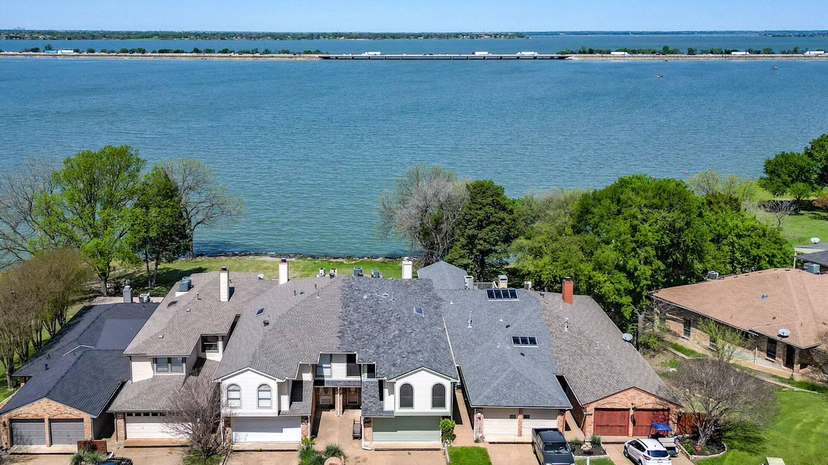 Rockwall House | Lake Ray Hubbard - Luxury Lakeside Home Located in Chandler's Landing - Rockwall