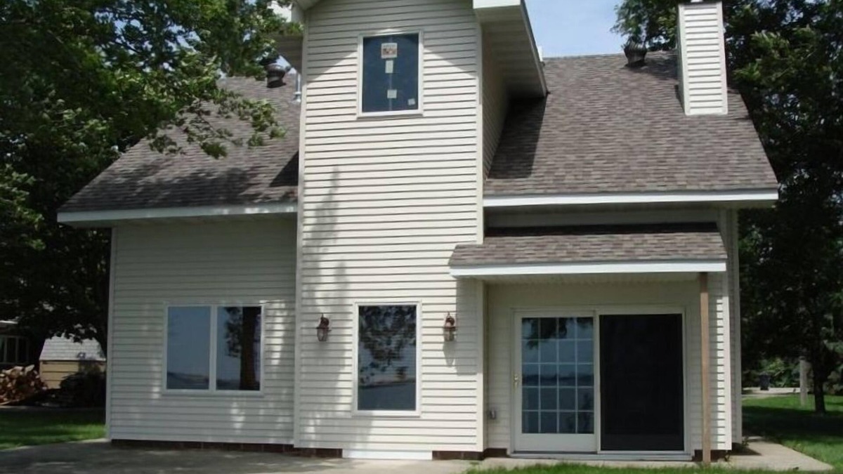 Watertown Cabin | Lake Retreat Close to Town and Enjoy Nature on Bike Trail
