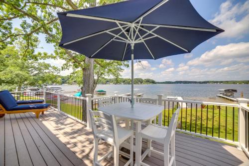 Pierson House | Lake Retreat with Fire Pit Pierson Paradise!