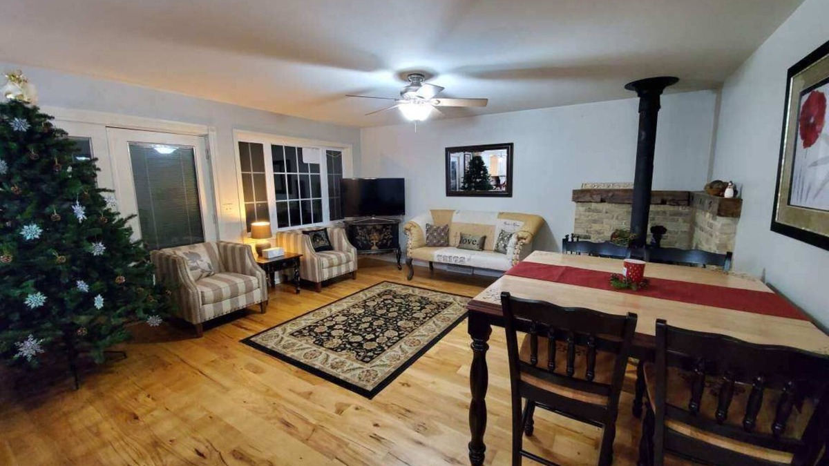 Lake Ripley House | Lake Ripley Getaway