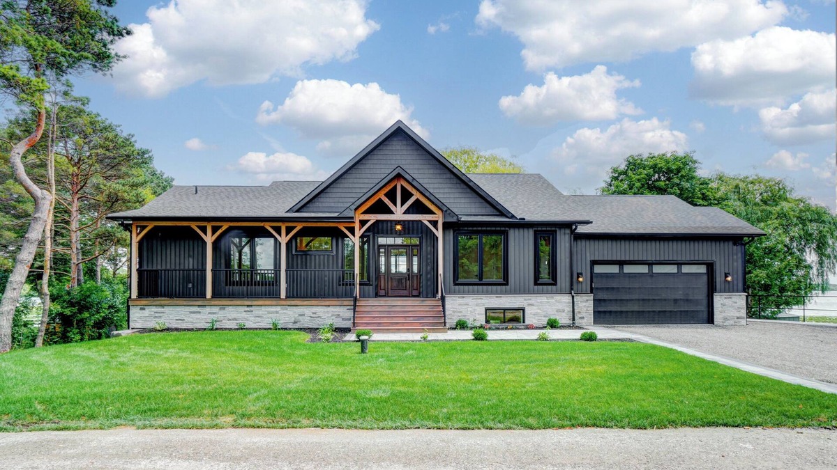 Valentia Cottage | Lake Scugog Waterfront Cottage