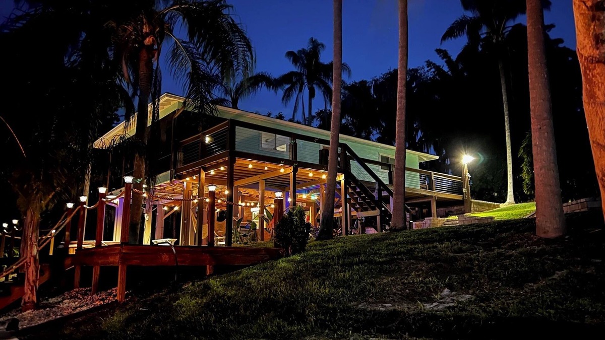 Montverde House | Lake serenity and natural beauty near Orlando