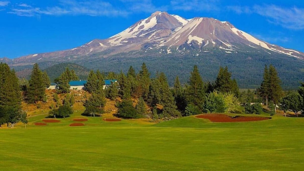 Weed Resort | Lake Shastina Golf Resort