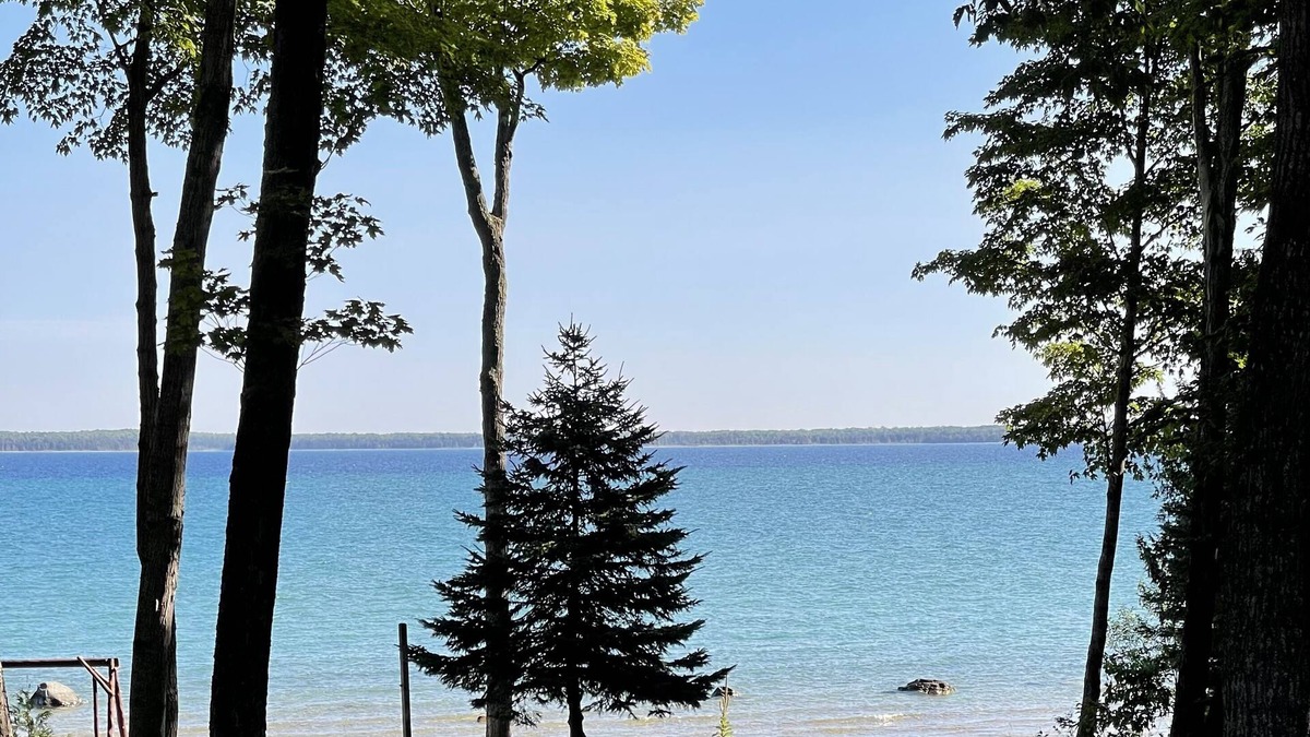 Beaver Island House | Lake Shore Stay- on the shore of Lake Michigan, Beaver Island, MI
