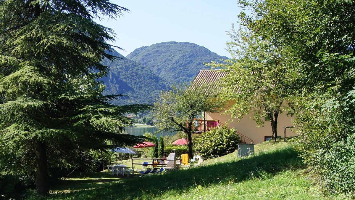 Idro Condo | Lake shore with garden