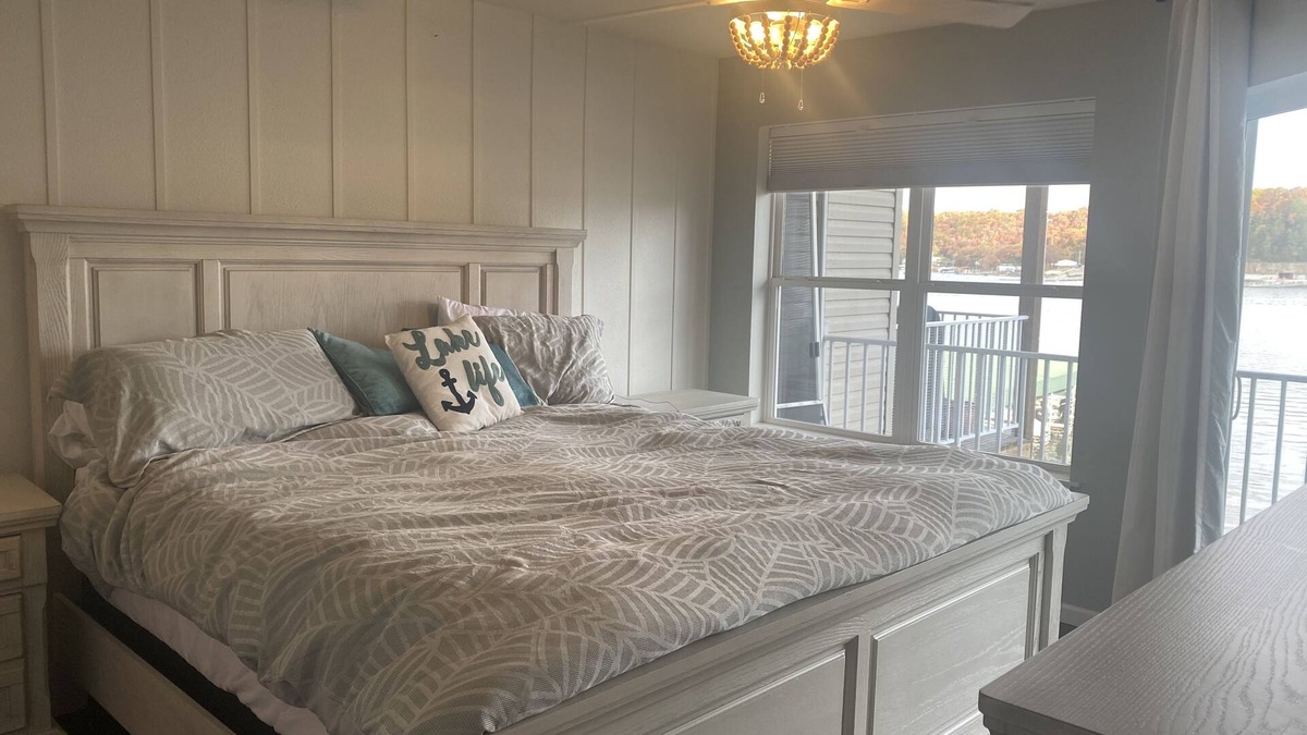 Lake of the Ozarks Condo | Lake side condo with amazing views!