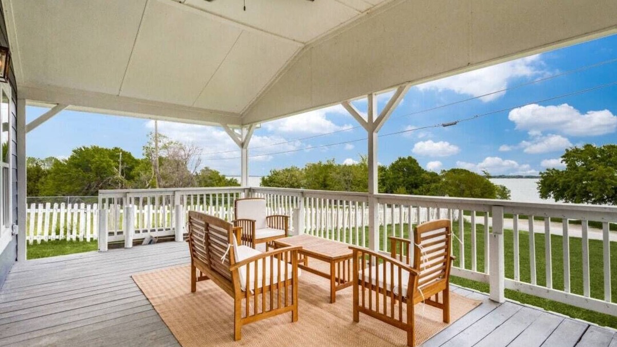 Princeton House | Lake Side House close to Outdoor Fun, Fishing