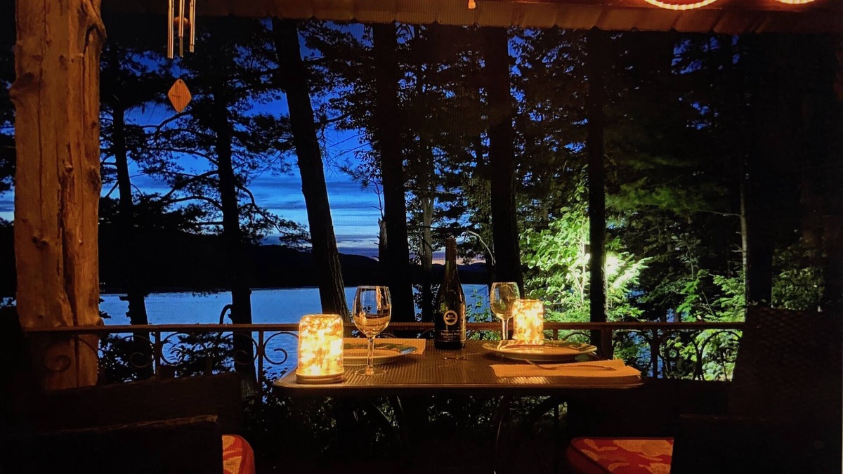 Bridport Cottage | Lake Side Love Nest