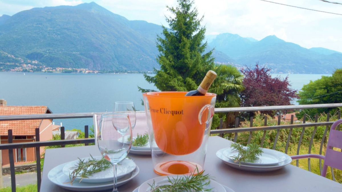 Vignola Apartment | Lake side relais