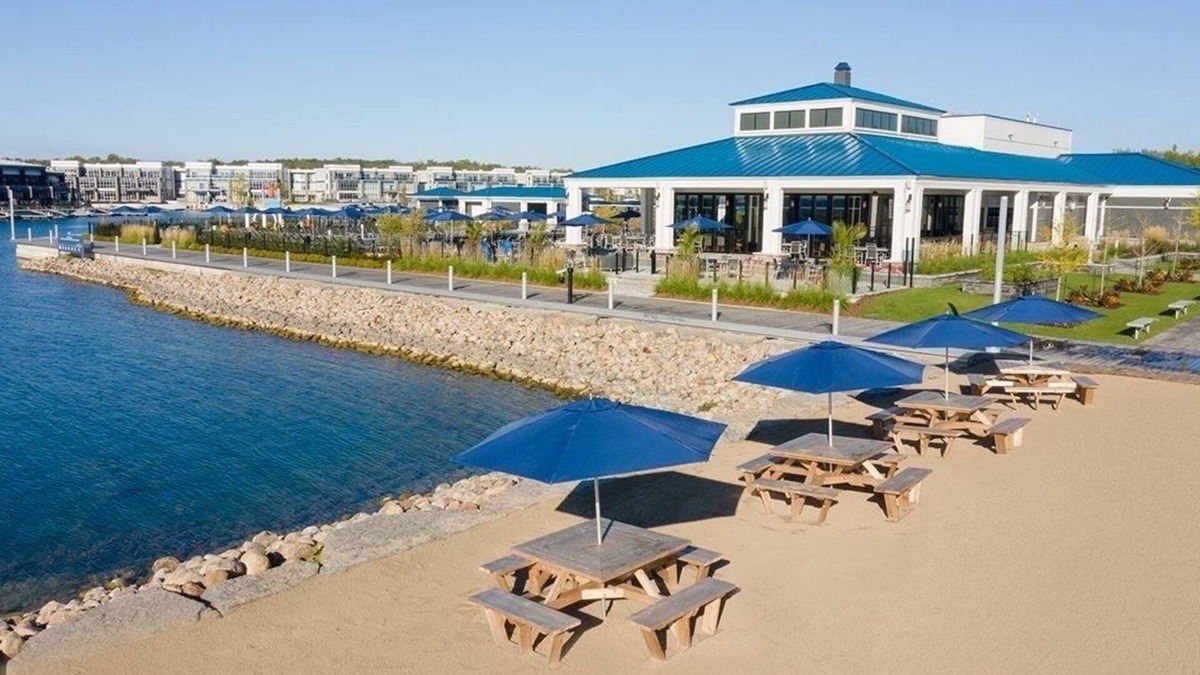 Big Bay Point Condo | Lake Simcoe Getaway