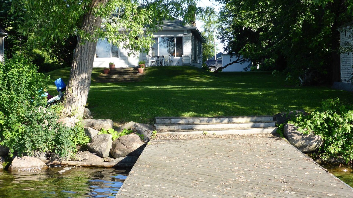 Innisfil Cottage | Lake Simcoe Waterfront Cottage-Private Dock, Renovated