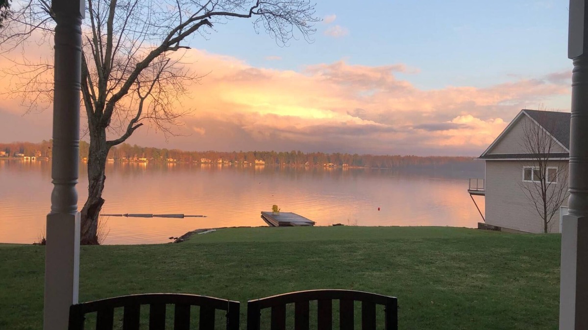 Port Stanton House | Lake Sparrow Guest House Inc