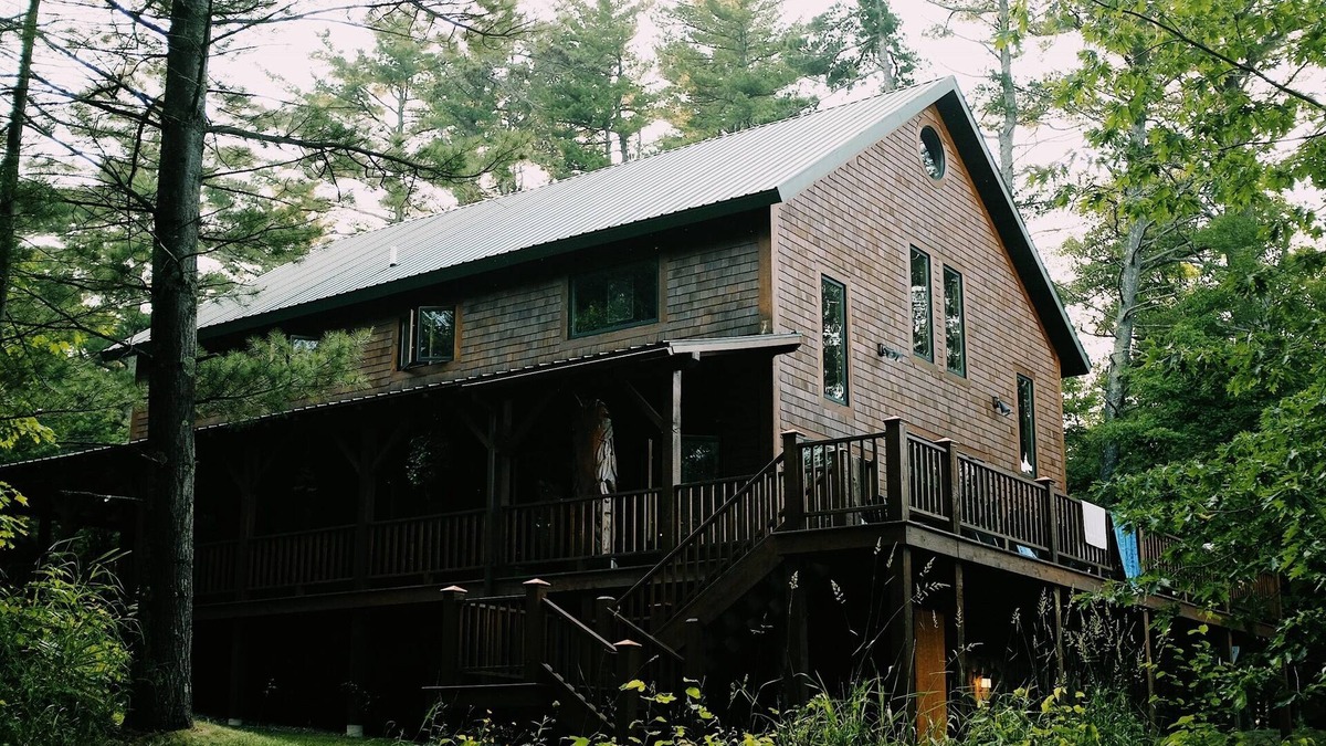 Washburn House | Lake Superior Beachfront, 4+ Bedrooms, Spectacular Timberframe Home