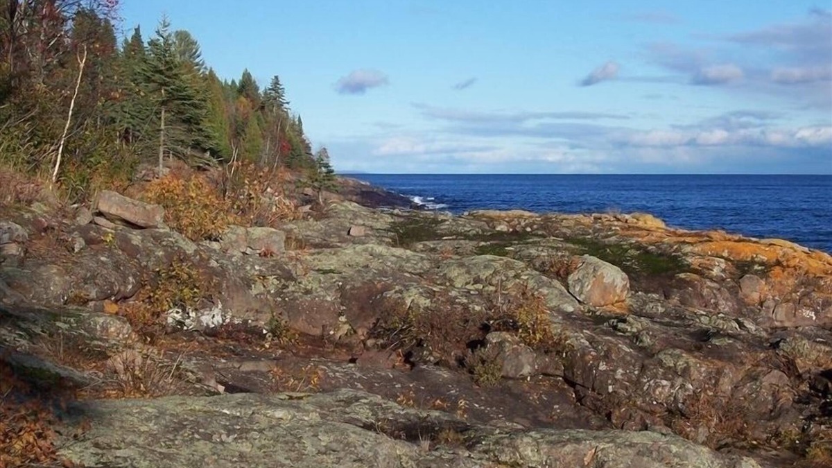 Lutsen Cabin | Lake Superior Cabin W/Private, Walkable Solid Rock Shoreline