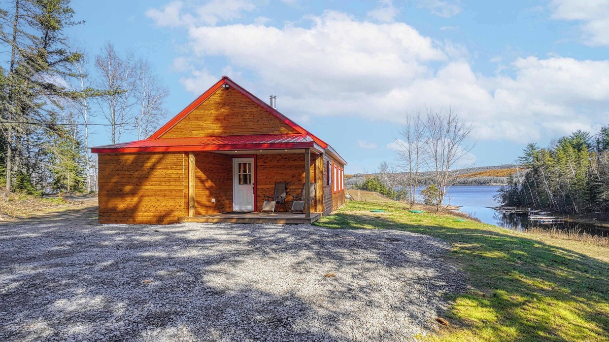 Saint-Michel-des-Saints Ski Chalet | Lake Taureau Shore - Le Grand Manitou