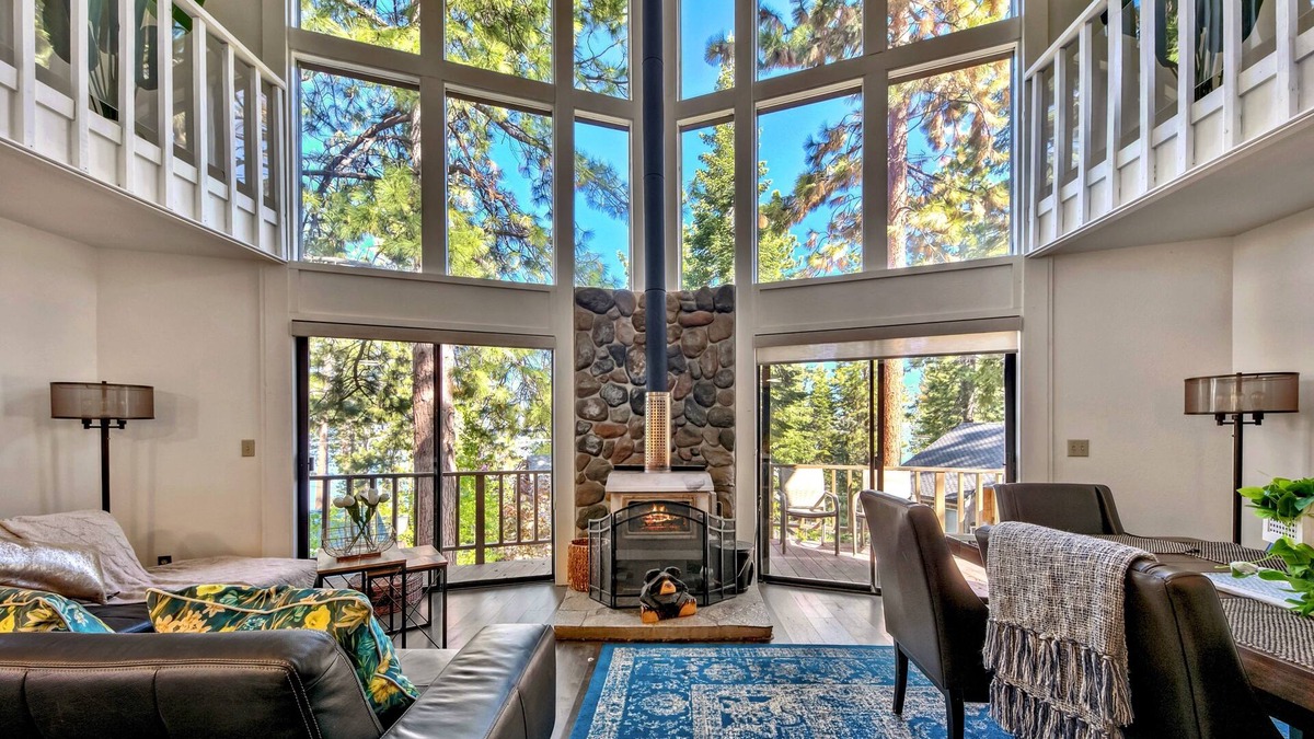 Lincoln Park House | Lake Tahoe a block from the Lake with hot tub and game room MV49