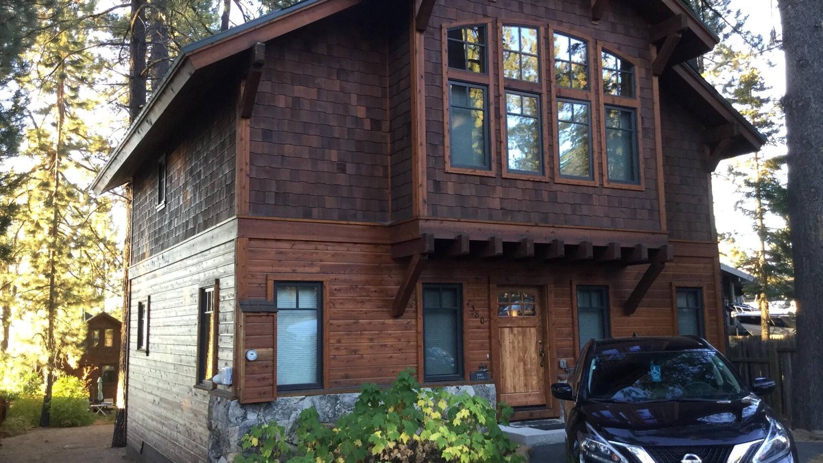 Tahoe Vista House | Lake Tahoe North Shore - Great Location Right on Lake!