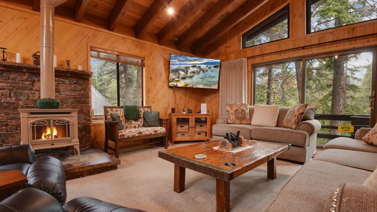 McKinney Estates House | Lake Tahoe Treasure! 4 BDR Under 10 Min to Beaches, Skiing, Dining & More