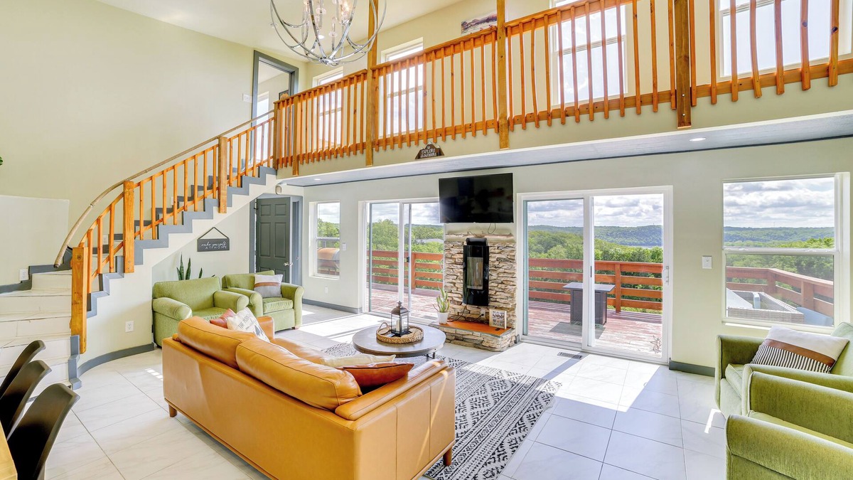 Forsyth Cabin | Lake Taneycomo Views: Family-Friendly Cabin!