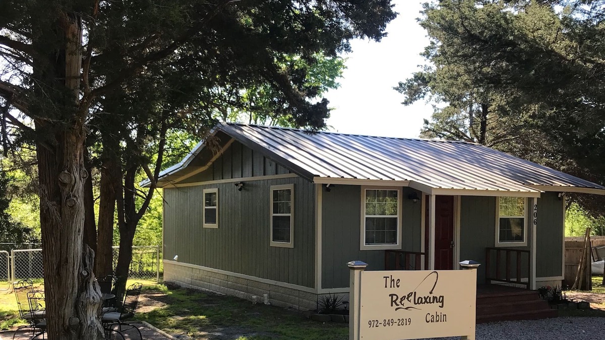Gordonville Cabin | Lake Texoma! Beautiful Cabin with Relaxing atmosphere!sleeps 5