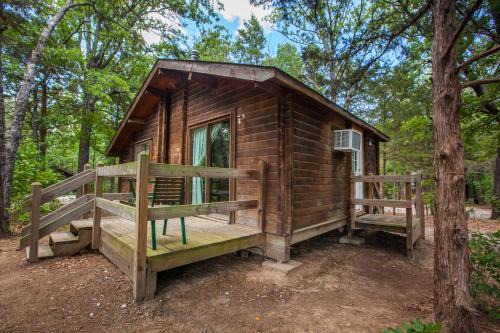 Gordonville Resort | Lake Texoma Camping Resort Cabin 17