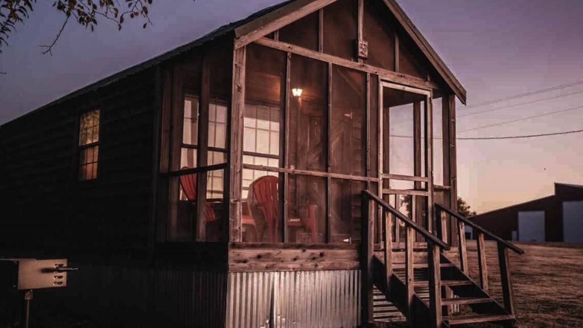Mead Cabin | Lake Texoma Cedar Cabin - The Birds Nest