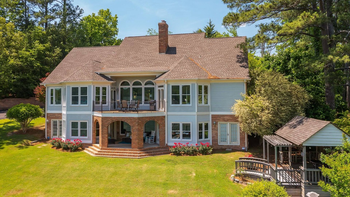 Trimble House | Lake Therapy: 5 BR, 4.5 BA House in Crane Hill, Sleeps 18