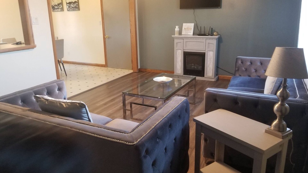 Buena Vista County House | Lake Town Home by All Season Water Resort, Free WiFi & Coffee on us!