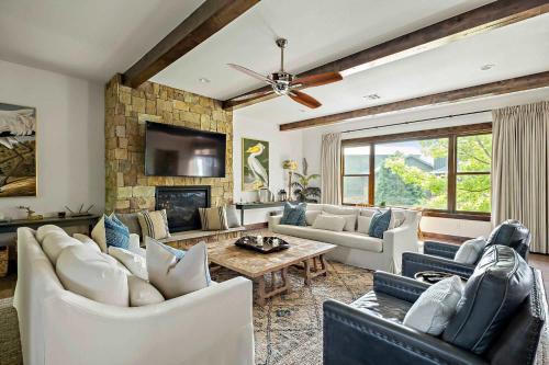 Spicewood Villa | Lake Travis Luxe Villa - 4BR, Pickleball & BBQ