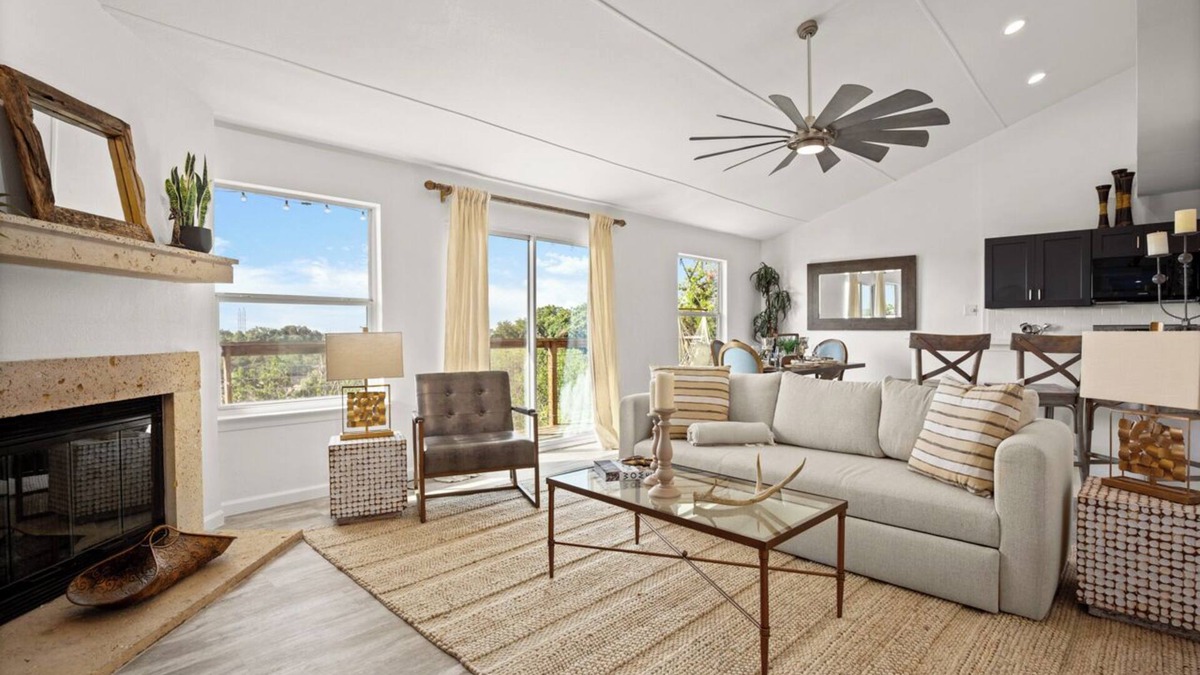 McNeil House | Lake Travis Premium - Austin Views with Great Reviews