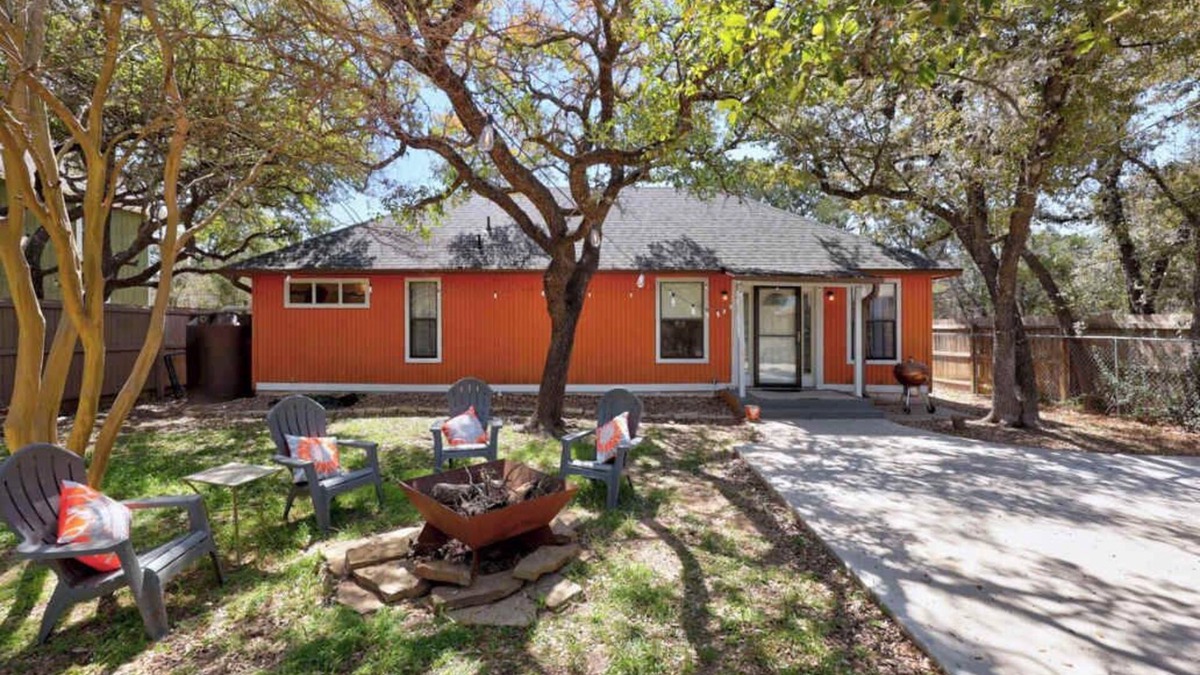 Apache Shores House | Lake Travis Stylish Retreat for Groups
