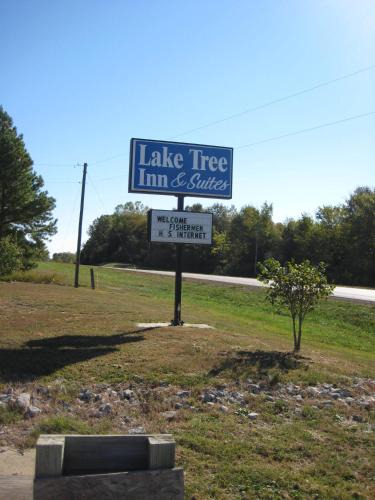 Marion Hotel | Lake Tree Inn & Suites