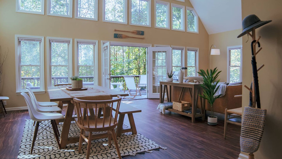 Northport House | ♥ Lake Tuscaloosa Retreat - Family Friendly - High Speed WiFi
