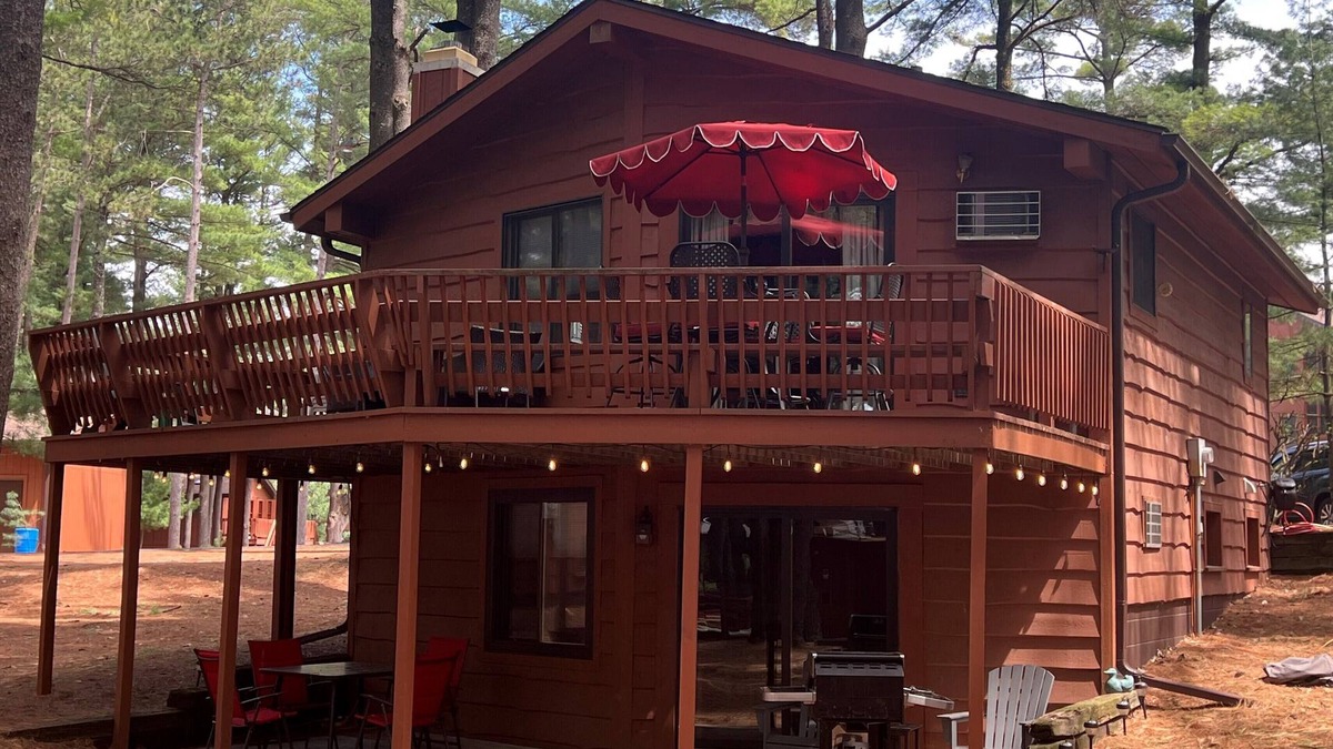 Lake Delton Cabin | Lake-view 2-bedroom Cabin Home on Lake Delton Wisconsin Dells