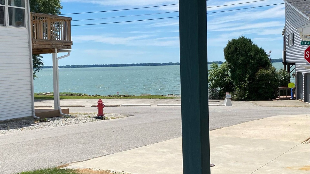 Celina Cottage | Lake View 2Bdrm Cottage in Celina, Ohio Neighborhood Near Shopping & Dining