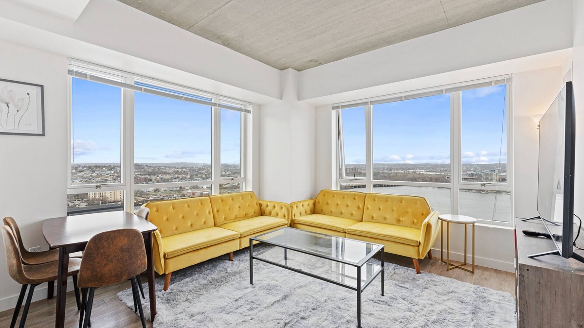 Assembly Square Apartment | Lake View Amazing 2BR 2BA Condo, W/D In unit