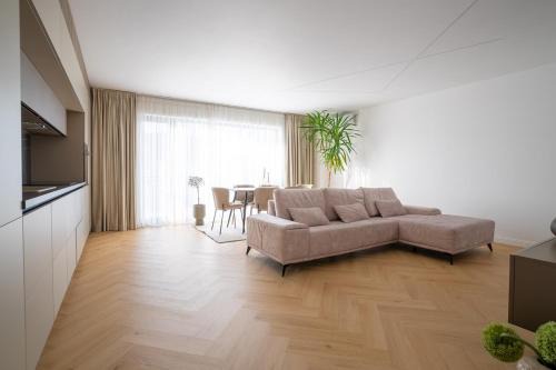 Ramnicu Valcea Apartment | Lake view apartment - free parking