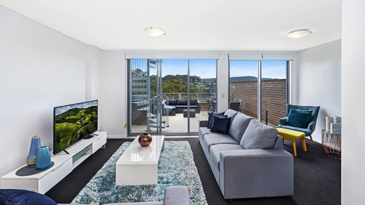 Avoca Beach Apartment | Lake View @ Avoca Beach