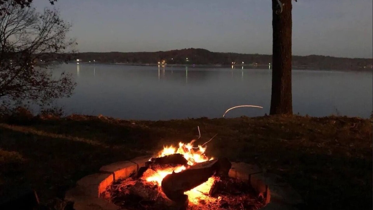 Copeland Cabin | Lake View Cabin couples getaway - family vacation with Private Boat/Swim Dock