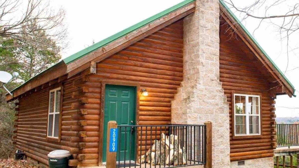 Garfield Cabin | Lake View Cabin for 2
