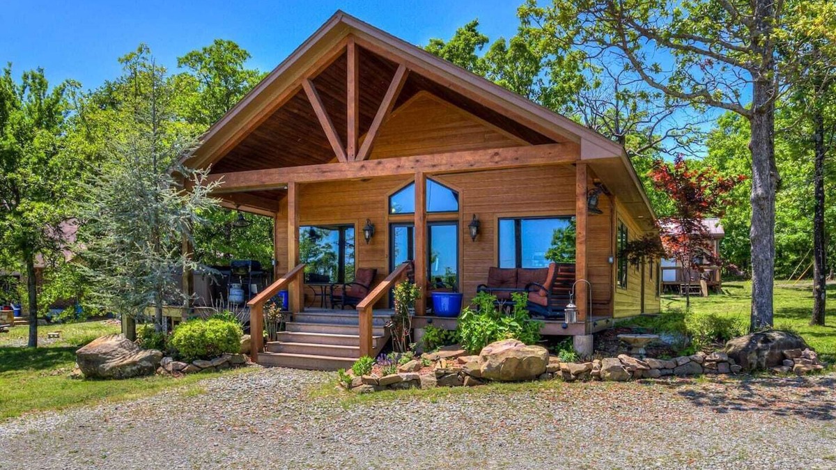Texanna House | Lake View Cabin -Lake access is 5 min