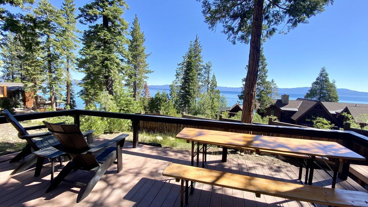Tahoma Cabin | Lake View Cabin!*Steps from the beach!*Hot Tub,2bed 1.5bath.