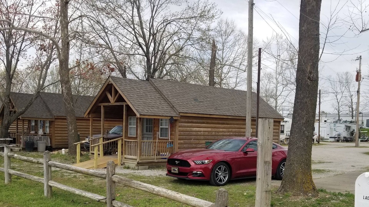 Grove House | Lake view cabin