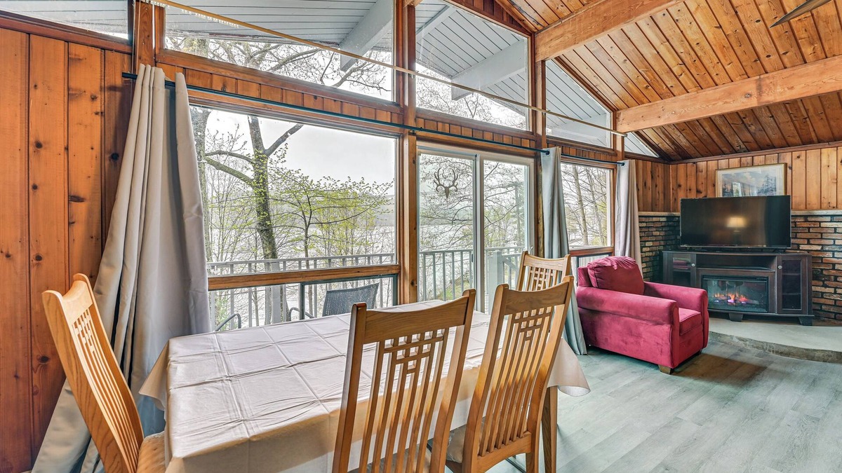 Hadley Cabin | Lake-View Cabin w/Furnished Deck in Hadley!