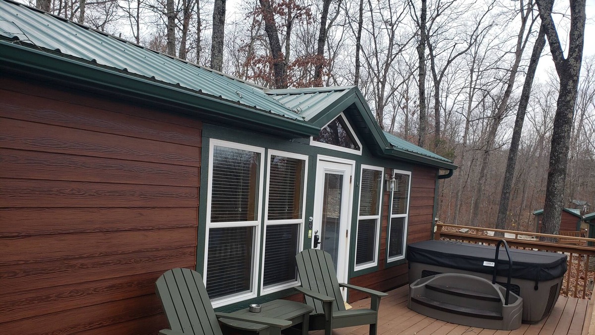 Patterson Cabin | Lake View Cabin with Hot Tub