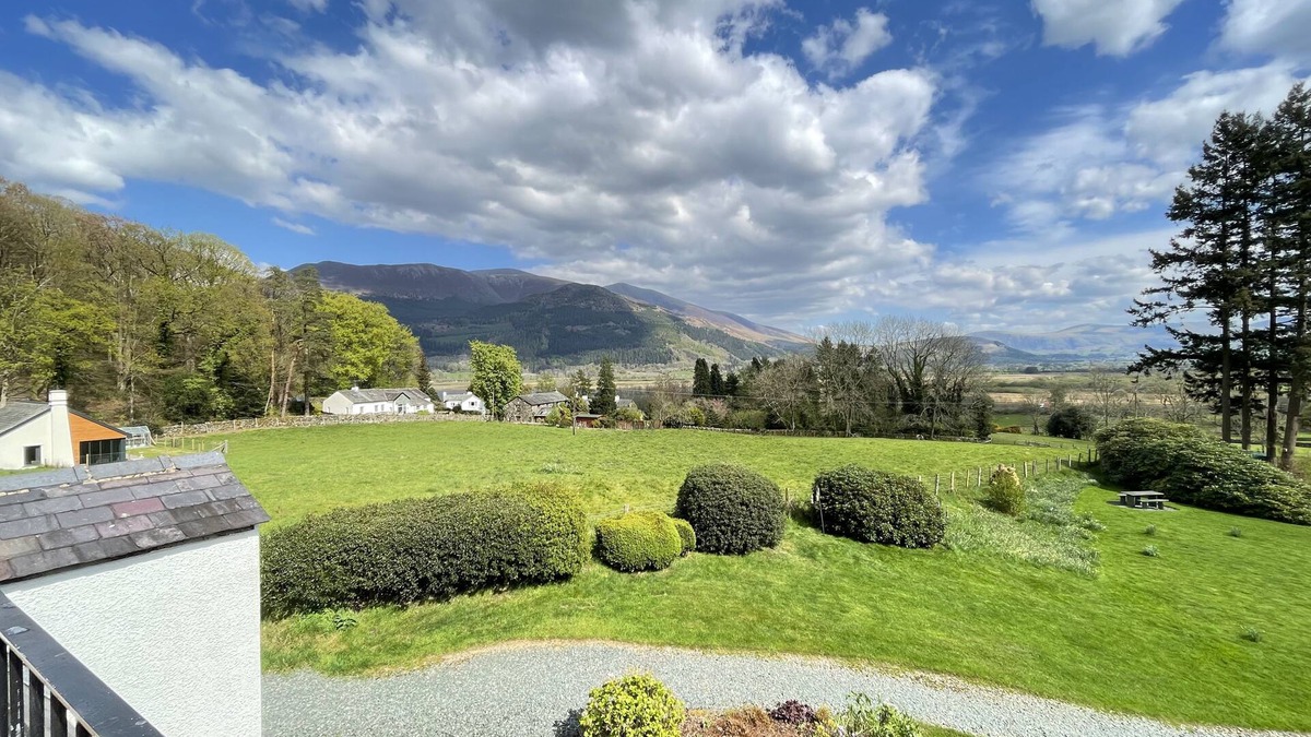 Thornthwaite Cottage | Lake View Cottage - an apartment that sleeps 4 guests in 2 bedrooms