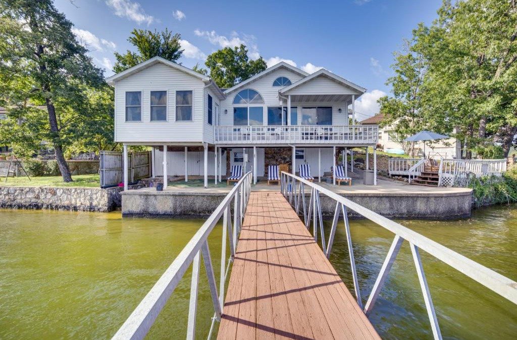 Gravois Mills House | Lake View Cottage Lake Ozarks Getaway