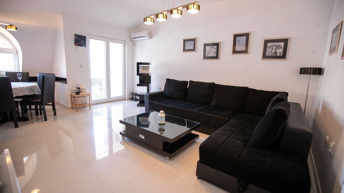 Ohrid Apartment | Lake View Double Balcony City Center APT in Ohrid